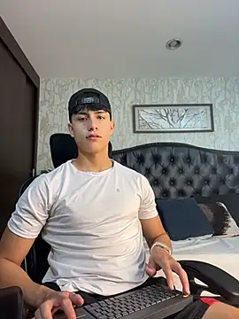 Snapshot of Lander_Cruz chatting on 05-07-26, 03:06 Lander Cruz online show from 05-07-26, 03:06