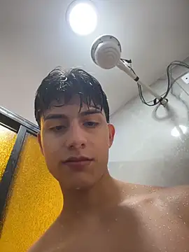 Snapshot of Lander_Cruz chatting on 05-22-26, 04:34 Lander Cruz online show from 05-22-26, 04:34