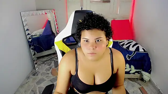 Baileyy  online show from 12-04-25, 05:21