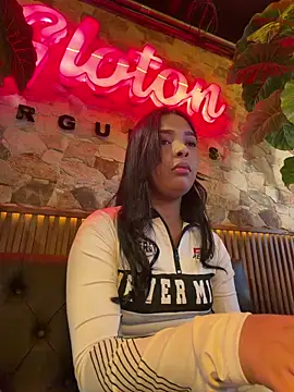 Snapshot of MIAROGGERSS chatting on 12-20-25, 12:51 MIAROGGERSS online show from 12-20-25, 12:51