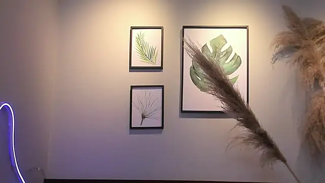 Snapshot of MIAROGGERSS chatting on 02-10-26, 04:16 MIAROGGERSS online show from 02-10-26, 04:16