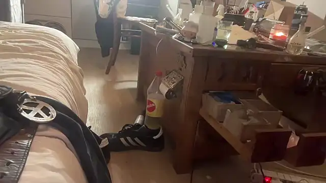 Snapshot of CBT-Sounding chatting on 02-11-26, 09:42 CBT-Sounding online show from 02-11-26, 09:42