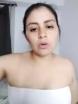 Snapshot of latina_prohibida chatting on 02-15-26, 01:35 latina prohibida online show from 02-15-26, 01:35