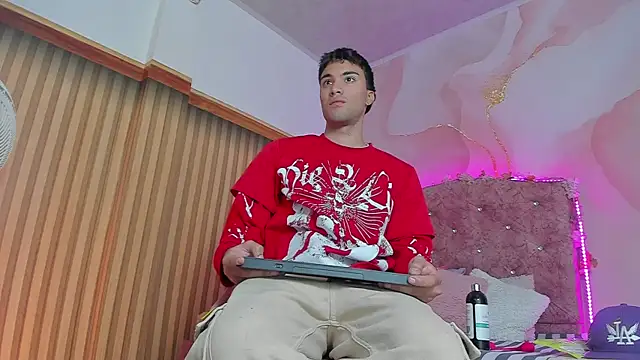 Snapshot of jack__baby_ chatting on 12-17-25, 03:01 jack baby online show from 12-17-25, 03:01