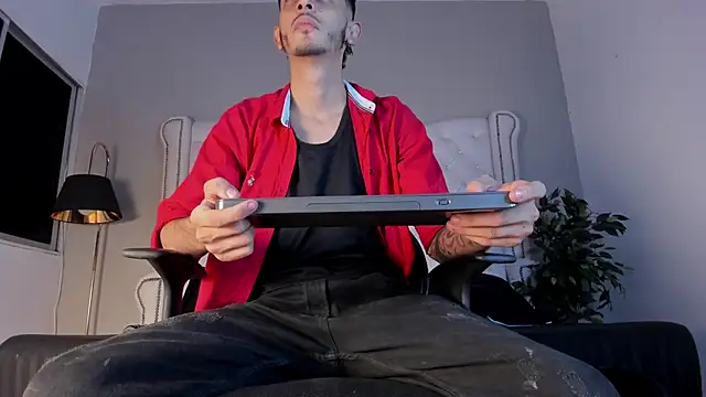 martonny25 online show from 12-04-25, 03:27