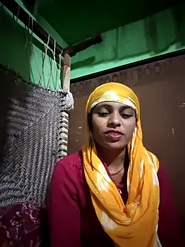 Snapshot of Rakhi_hote chatting on 02-14-26, 08:05 Rakhi hote online show from 02-14-26, 08:05