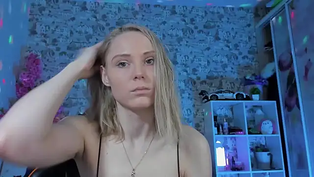 Gina Gina love online show from 04-24-26, 01:19