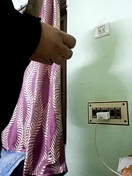 Snapshot of samsexjuice chatting on 12-18-25, 06:58 samsexjuice online show from 12-18-25, 06:58