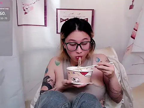 Snapshot of abella1116 chatting on 12-20-25, 08:05 abella1116 online show from 12-20-25, 08:05