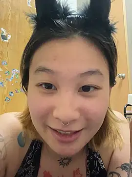 Snapshot of abella1116 chatting on 01-12-26, 05:51 abella1116 online show from 01-12-26, 05:51