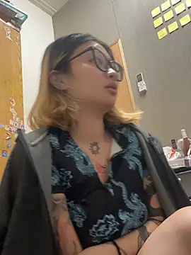 Snapshot of abella1116 chatting on 02-14-26, 05:10 abella1116 online show from 02-14-26, 05:10