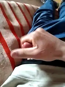 Snapshot of yacinekabiley16 chatting on 12-04-25, 09:29 yacinekabiley16 online show from 12-04-25, 09:29