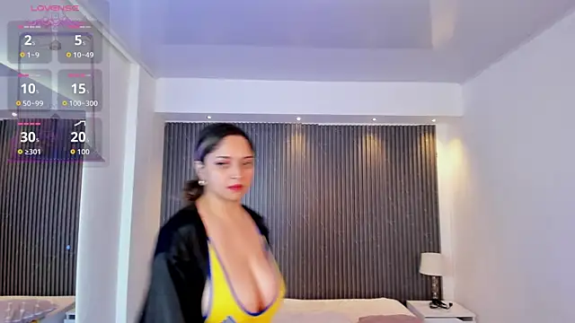 TiffanyHoustton online show from 06-27-26, 11:37