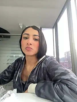Snapshot of lya__brown chatting on 05-22-26, 11:05 lya brown online show from 05-22-26, 11:05