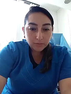 Snapshot of Valeria_montana_ chatting on 12-17-25, 05:30 Valeria montana online show from 12-17-25, 05:30