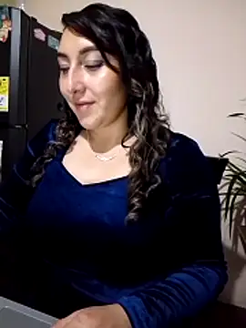 Snapshot of Valeria_montana_ chatting on 12-18-25, 11:22 Valeria montana online show from 12-18-25, 11:22