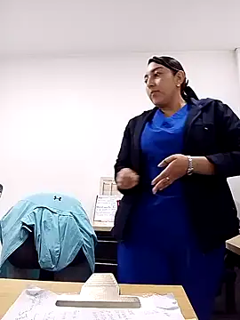 Snapshot of Valeria_montana_ chatting on 01-07-26, 02:41 Valeria montana online show from 01-07-26, 02:41