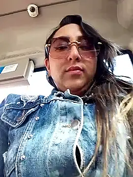 Snapshot of Valeria_montana_ chatting on 01-11-26, 01:27 Valeria montana online show from 01-11-26, 01:27