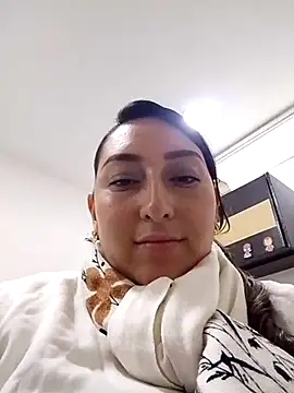 Snapshot of Valeria_montana_ chatting on 02-05-26, 02:00 Valeria montana online show from 02-05-26, 02:00