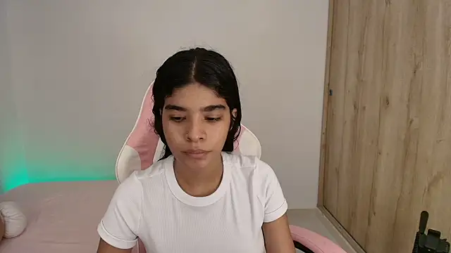 phia carter online show from 06-25-26, 12:21