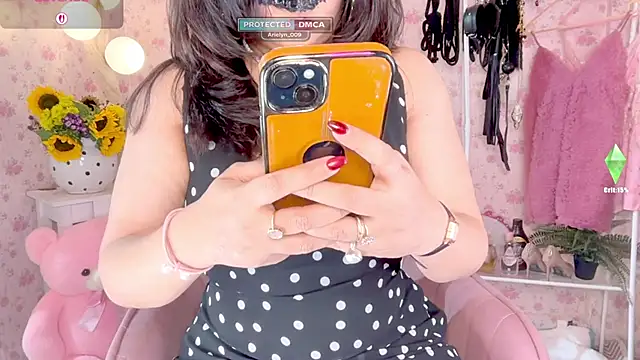 Snapshot of Arielyn_009 chatting on 03-12-26, 12:33 Arielyn 009 online show from 03-12-26, 12:33