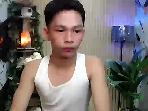 Snapshot of TheBoyAboveYou chatting on 12-04-25, 04:48 TheBoyAboveYou online show from 12-04-25, 04:48