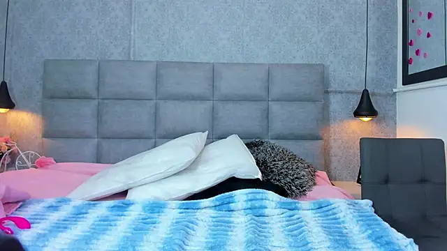 emilyy r online show from 04-10-26, 07:07