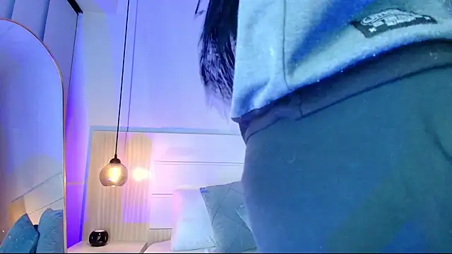 Snapshot of tamara_walter chatting on 12-21-25, 12:23 tamara walter online show from 12-21-25, 12:23