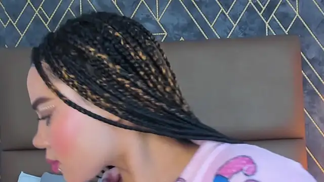 Snapshot of tamara_walter chatting on 01-18-26, 04:49 tamara walter online show from 01-18-26, 04:49