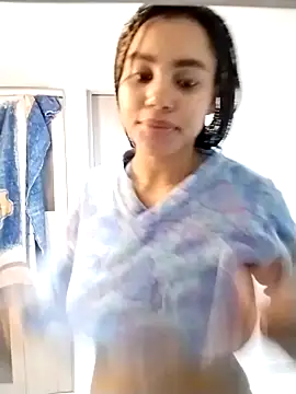 Snapshot of tamara_walter chatting on 02-06-26, 02:27 tamara walter online show from 02-06-26, 02:27