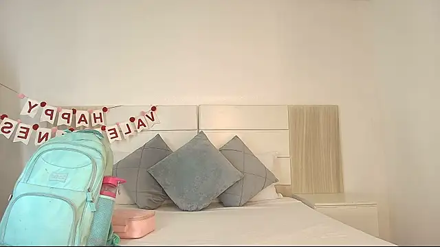 Snapshot of tamara_walter chatting on 02-19-26, 01:07 tamara walter online show from 02-19-26, 01:07