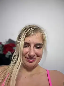 Snapshot of Betsy chatting on 02-14-25, 04:20 Betsy online show from 02-14-25, 04:20