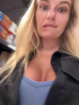 Snapshot of Betsy chatting on 02-17-25, 12:16 Betsy online show from 02-17-25, 12:16