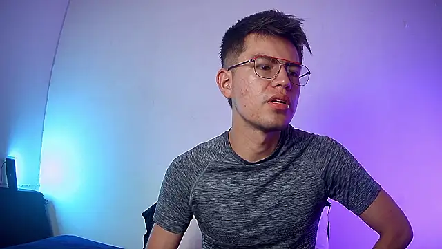 Snapshot of nicolatinboy chatting on 03-04-26, 09:10 nicolatinboy online show from 03-04-26, 09:10