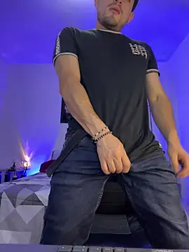 williamsmiiths16 online show from 05-19-26, 11:33