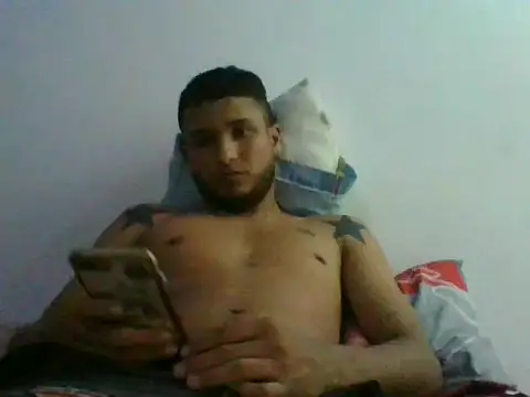 Snapshot of modeloxtz chatting on 12-22-25, 04:09 modeloxtz online show from 12-22-25, 04:09