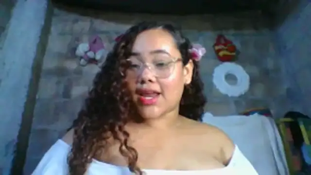 Snapshot of modeloxtz chatting on 01-18-26, 11:52 modeloxtz online show from 01-18-26, 11:52