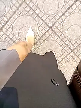 Snapshot of Baby-Linh chatting on 01-14-26, 04:07 Baby-Linh online show from 01-14-26, 04:07