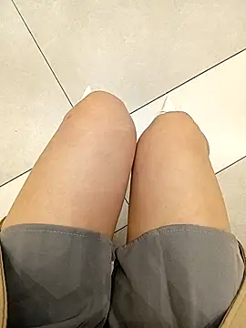 Snapshot of Baby-Linh chatting on 02-07-26, 05:33 Baby-Linh online show from 02-07-26, 05:33