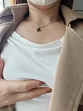 Snapshot of Baby-Linh chatting on 03-04-26, 05:24 Baby-Linh online show from 03-04-26, 05:24