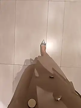 Snapshot of Baby-Linh chatting on 03-11-26, 05:57 Baby-Linh online show from 03-11-26, 05:57