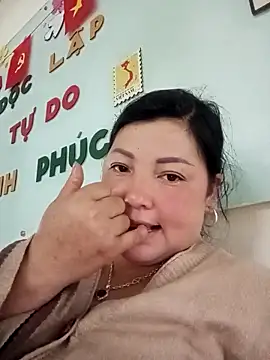 sary-hot2x online show from 04-27-26, 11:03