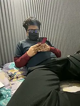 Snapshot of Shanky_HD chatting on 12-20-25, 02:40 Shanky HD online show from 12-20-25, 02:40