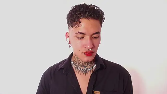 Snapshot of AlecBanne chatting on 01-18-26, 09:18 AlecBanne online show from 01-18-26, 09:18