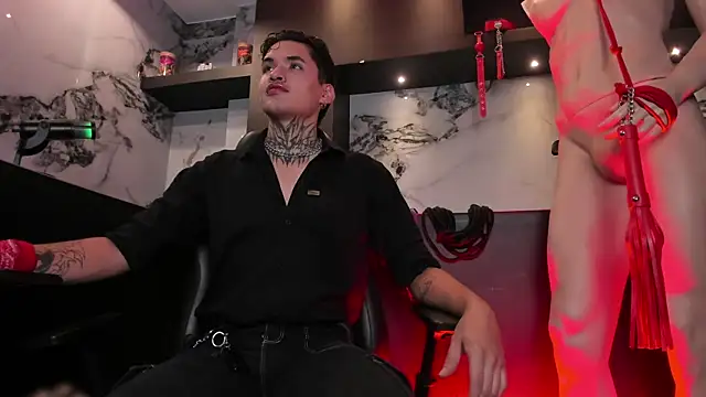 Snapshot of AlecBanne chatting on 02-12-26, 11:00 AlecBanne online show from 02-12-26, 11:00