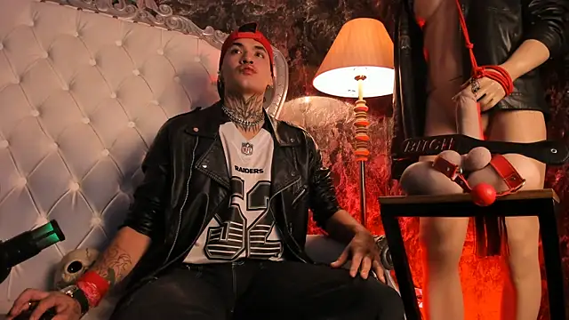 Snapshot of AlecBanne chatting on 02-14-26, 09:22 AlecBanne online show from 02-14-26, 09:22