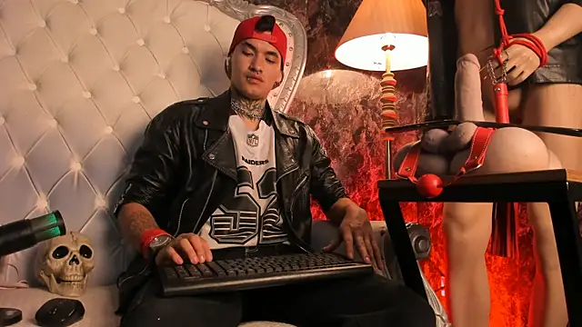 Snapshot of AlecBanne chatting on 02-15-26, 07:51 AlecBanne online show from 02-15-26, 07:51