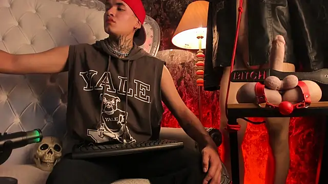 Snapshot of AlecBanne chatting on 03-02-26, 11:44 AlecBanne online show from 03-02-26, 11:44