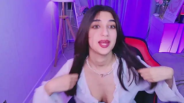 Snapshot of Babe_Live chatting on 03-20-26, 04:34 Babe Live online show from 03-20-26, 04:34