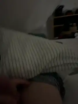 hannes256102 online show from 02-07-26, 07:56